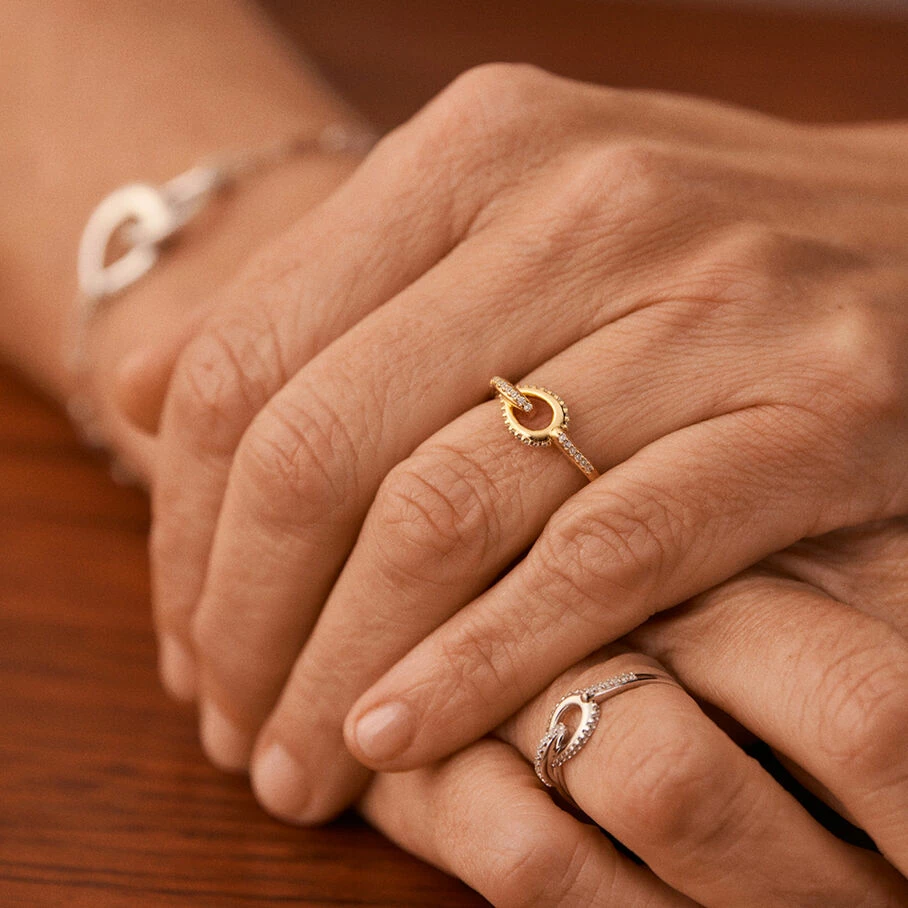 AGATHA FR Bague Fine GEMINI - Cristal / Doré 4 AGATHA FR Bague Fine GEMINI - Cristal / Doré – Image 2