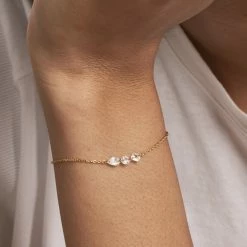 AGATHA FR Bracelet Souple PETILLE - Cristal / Doré -Colliers Soldes Magasin 02490024 137 TU M1