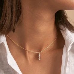 AGATHA FR Collier Ras Du Cou PETILLE - Cristal / Doré -Colliers Soldes Magasin 02690046 137 TU M1